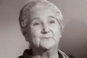 Sara García sin dientes