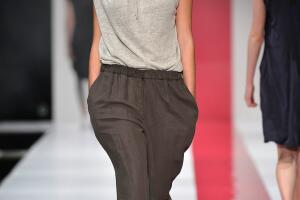 como-usar-pantalones-anchos 1.jpg