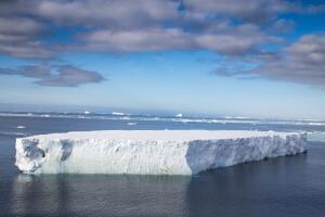 iceberg-tabular-antartida.jpg
