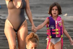 Kourtney Kardashian y su ex Scott Disick se van de vacaciones con sus hijos a Costa Rica