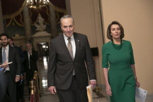 Los líderes demócratas Nancy Pelosi y Chuck Schumer quieren mandarle una ley a Trump para que la firme.
