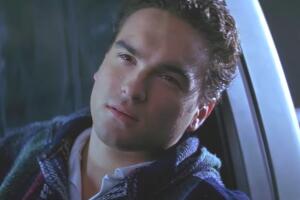 Johnny Galecki - Cómo se ve elenco de ‘I Know What You Did Last Summer’ (1).jpg