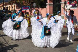 carnaval-vestidos-tipicos-mexico.jpg