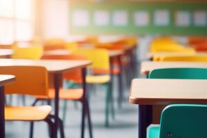 Miles de niños migrantes se quedan sin apoyo académico debido a los recortes de Trump 