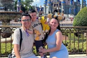 Buscan ayudar a familia tras muerte de madre e hija al volcar su embarcación en Nueva York.