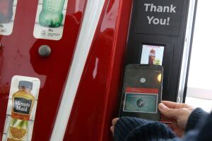 Android Pay é um dos aplicativos que pretende substituir os cartões de débito