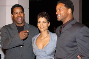 Denzel Washington, Halle Berry y Will Smith en el lanzamiento de los nominados al Oscar en 2002