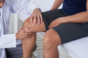 Examining knee