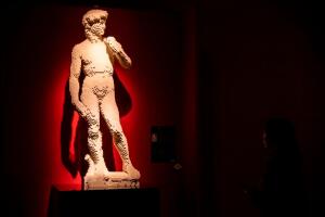 Estatua de bloques LEGO de David