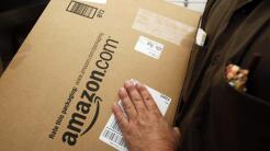 "Es lo mejor que me ha pasado en el trabajo": repartidor de Amazon rescata a un bebé en una carretera y lo reúne con su madre