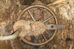 Adentro del submarino Hunley, hundido en 1864 y abierto por primera vez 