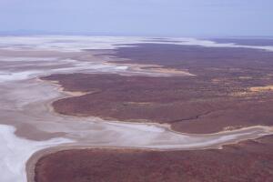 7-australia-lake-eyre.jpg