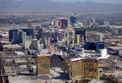 <b>Puesto 23: Henderson, Nevada.</b> Esta ciudad se encuentra a las afueras de Las Vegas, perfecta para los jugadores de fin de semana y los que gustan de la vida nocturna. Hay muchos campos de golf y spas, lo que significa que es un lugar relajante para vivir que no está muy lejos de todo el caos (y diversión) de un gran ciudad. Además, hay cientos de opciones de delivery de comida.