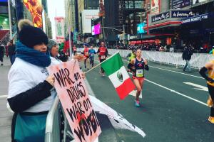 Ayotzinapa vive en Times Square