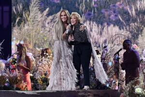 TOPSHOT-US-ENTERTAINMENT-MUSIC-HEALTH-VIRUS-VACCINE