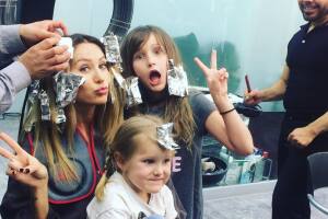 Geraldine Bazán y sus hijas