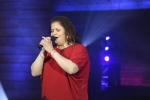 El paso de Olivia por La Reina de la Canción