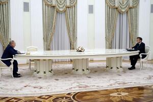 TOPSHOT-RUSSIA-FRANCE-POLITICS-DIPLOMACY-CONFLICT