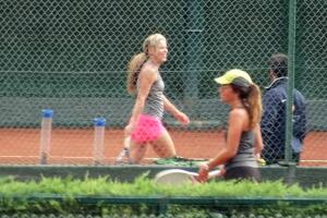 Shakira con Piqué y Sasha en sus clases de tenis