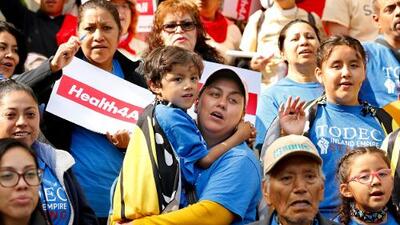 Image result for Senado de California aprueba un proyecto para dar seguro médico a indocumentados