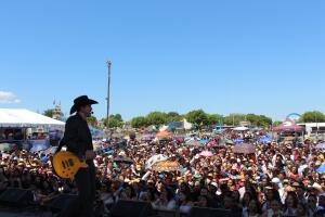 Festival 5 de Mayo en los Terrenos de la Feria de San José!