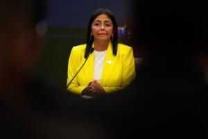 Delcy Rodríguez informó que Estados Unidos comenzó a desbloquear fondos de Venezuela congelados por sanciones, como parte de una agenda de trabajo con la administración de Donald Trump.