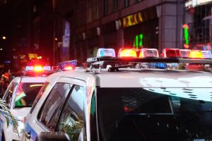 Mujer es apuñalada hasta la muerte tras una presunta disputa en un parque de Brooklyn.