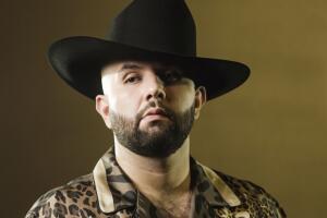 Carin León actuará en los Latin AMAs 2023