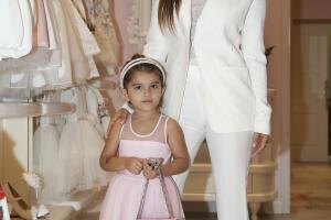 Ellas son Erin y Regina, las hijas de Lola Ponce y Aaron Díaz que tienen cuatro y dos años de edad. 