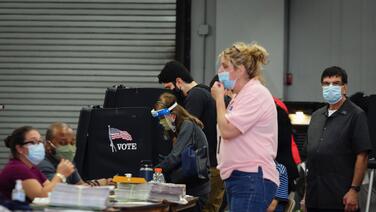 Unas 2,300 boletas por correo presentan irregularidades en Miami-Dade