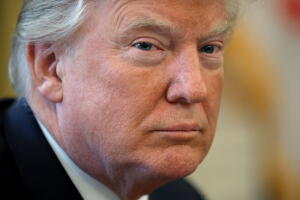 El presidente Donald Trump, en la Oficina Oval el 22 de diciembre de 2017, en Washington DC. 