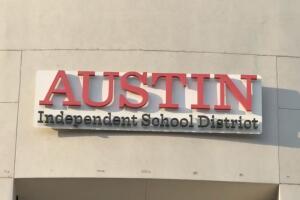 ice arresta empleados maestro austin isd texas