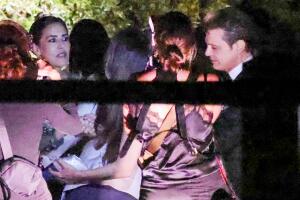 Stephanie Salas parecía estar muy atenta a la presencia de su ex.
