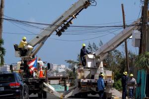Huracán María Puerto Rico brigadas AEE electricidad