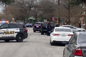 hombre balazos San Antonio Texas