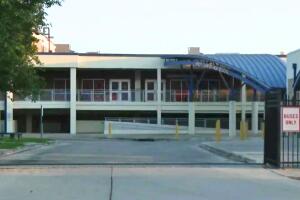 Preparatoria West Campus entrenador investigado relación alumna San Antonio Texas