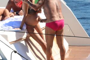 EXC Gianluca Vacchi, Sharon Fonseca