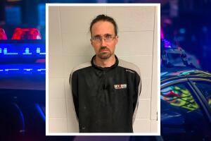 Arrestado exentrenador del área del condado McHenry que planificó tener relaciones sexuales con una menor de edad