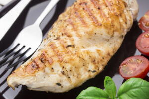 Conheça restrições e cuidados necessários para seguir a dieta da proteína