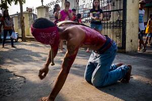 Así se vive la Semana Santa en Filipinas