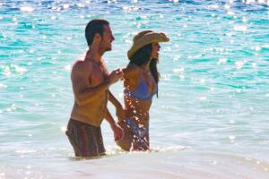 PREMIUM EXC Eiza Gonzalez and Luke Bracey