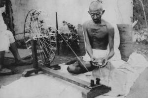 1024px-gandhi_spinning.jpg