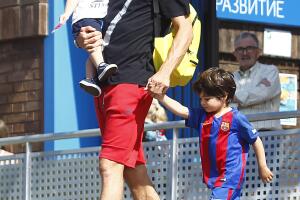Piqué con bebés