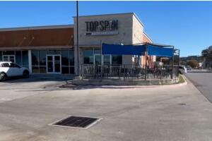 Cedar Park tiroteo Texas policía apuñalamiento karaoke Top Spin sospechoso baleado