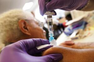 New York Seniors Get Free Flu Shots