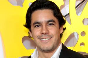 Eduardo Capetillo Jr., equipo de los Herederos, Juego de Voces