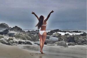 Ninel Conde en bikini