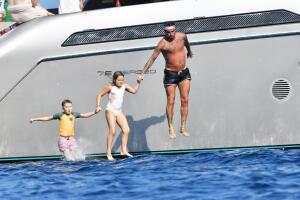 EXC David Beckham - Victoria Beckham - Sir Elton John - Harper Beckham - Brooklyn Beckham - David Furnis