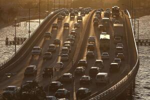 Busy Travel Week Expected For Thanksgiving Holiday, As Low Gas Prices Encourage Driving