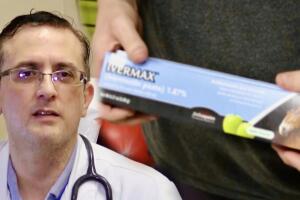 Profesionales de la salud en Arizona alertan al público sobre el uso no autorizado de la ivermectina para tratar el coronavirus. 